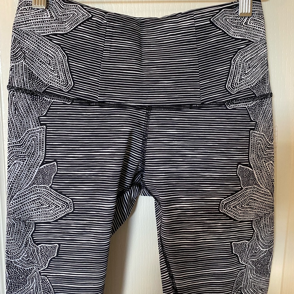 Lululemon Wunder Under full length pants - Picture 4 of 6